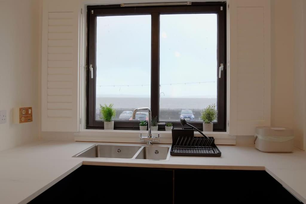 Seaside Apartment Largs Exterior photo